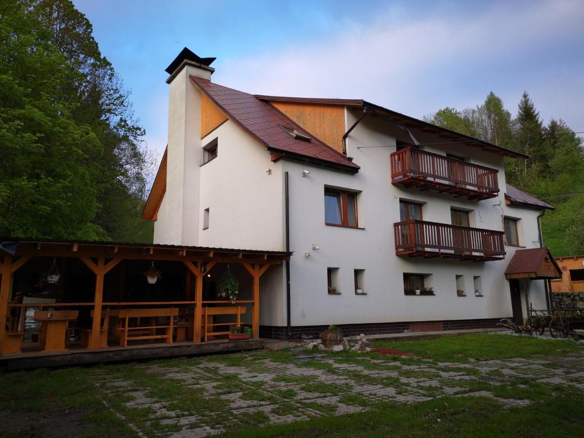 Penzion Zazrifka Zazriva Exterior photo